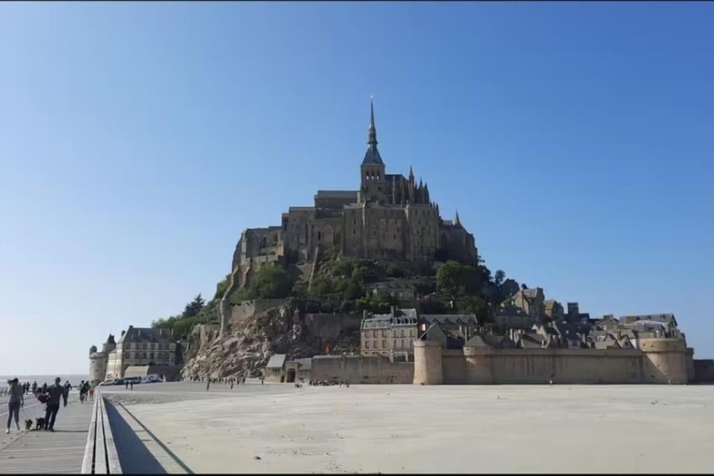 Maison Proche Du Mont Saint Michel Pontorson Exteriör bild