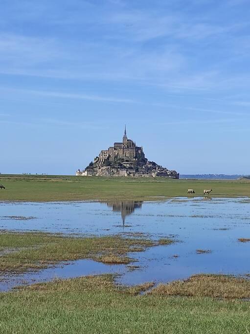 Maison Proche Du Mont Saint Michel Pontorson Exteriör bild
